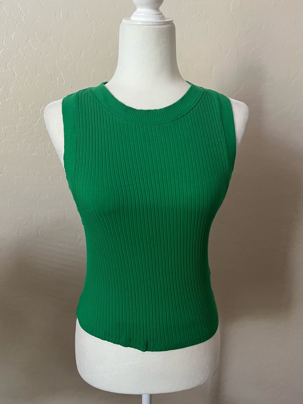 Zara Green Sleeveless T-Shirt Size Small